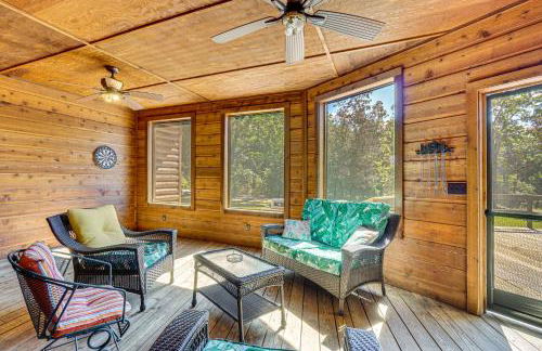 Game Room, Deck and Yard Lake of the Ozarks Retreat - Foto 10