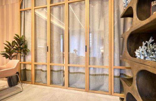 Snob Suite - Photo 21