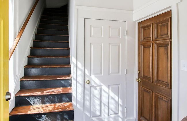 Artist's House Upper Apt Walk to Forsyth - Photo 40