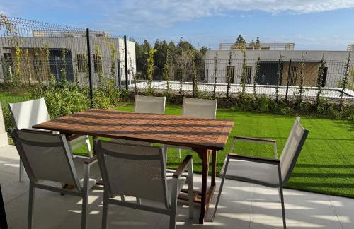 Spacious Beach House in Malaga-Cala de Mijas, amazing see view, 3 bedroom, garden & Common Pool - Photo 18