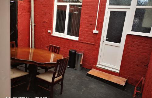 CHEADLE HOUSE HOLIDAYS - Foto 7