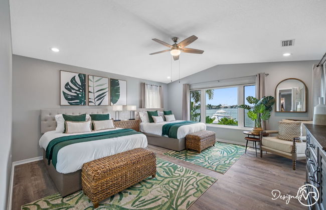 Chic 8BR with Heated Pool & Waterview - Photo 12