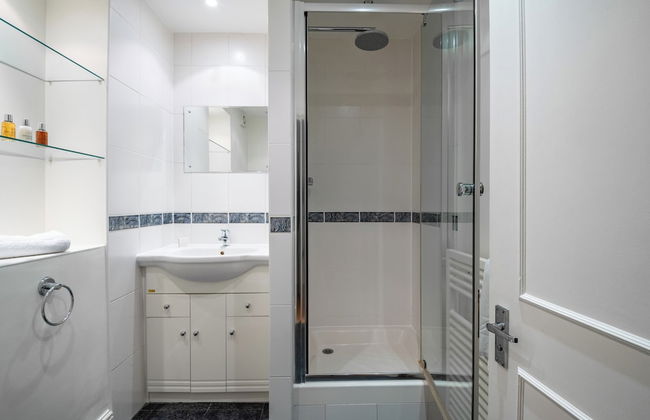 Putney Perfection - Photo 22