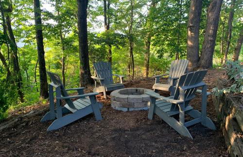 Sunset Retreat - Big Deck, Mountain & Lake Lure Views! - Foto 15