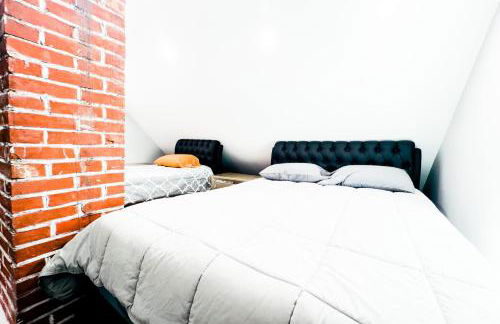 2 Homes, 1 Stay-7BR Niagara Falls Compound - Foto 16