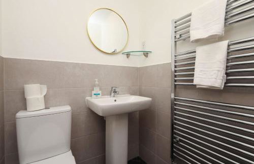Contractor 4 Bed 2 BA 5 mins to Airport & Barry With Parking - Foto 67