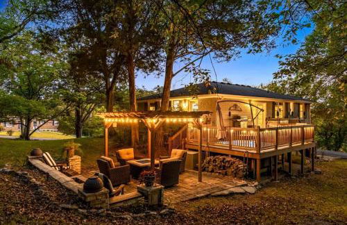 Hillside Hot Tub Hideaway! King Bed / Fire Pit - Foto 44