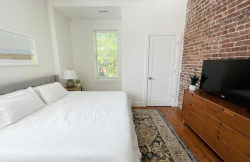 Historic 1900s Townhome with a Modern Flair - Foto 20