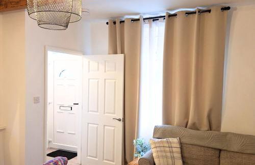 Two-bedroom Cottage - Sandstone Garden Patio - Free Parking - Pets Welcome - Foto 27