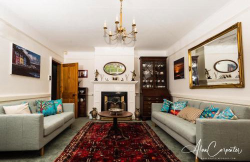 Beachside period family home. 5 BR spacious, comfortable. - Photo 5