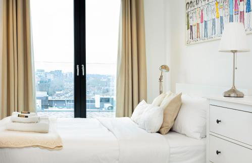 Modern New 2BR wViews & Balcony in Wandsworth - Foto 17