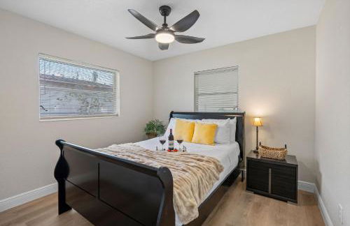 Stunning Tampa Stay Prime Location & Comfort! - Foto 30