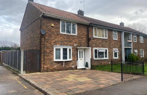 Contemporary 2-Bed House near Basildon Station - Foto 20