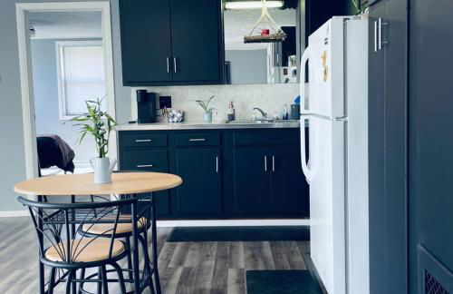 1 BR Cozy Apartment with Fire Pit Short walk to town - Foto 3