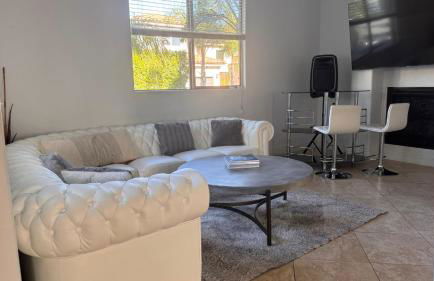 LA Dream Gem - Beautiful Home with Spa - Foto 8