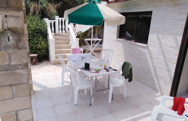 Lovely six Bedroom Villa in Coral Bay - Photo 53