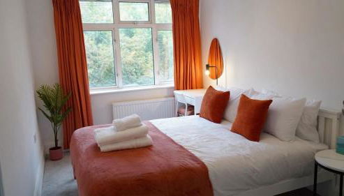 2 Bed Contractor Accommodation - 15min Drive to Heathrow & Windsor - Foto 2