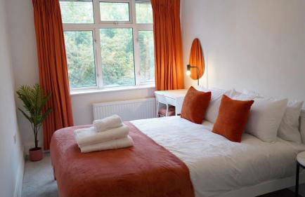 2 Bed Contractor Accommodation - 15min Drive to Heathrow & Windsor - Foto 2