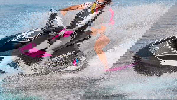 Acelerando o jet ski