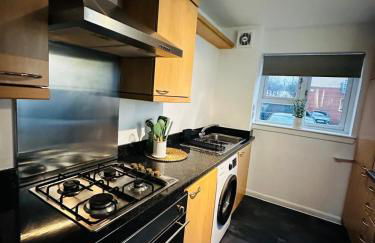 Modern 2 Bedroom Ground Floor Apartment near city centre - Photo 24