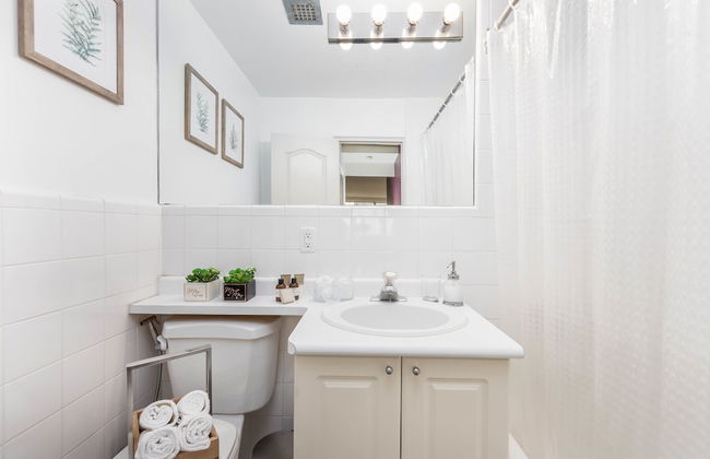 Corner Suite - Yonge & Bloor - Foto 31