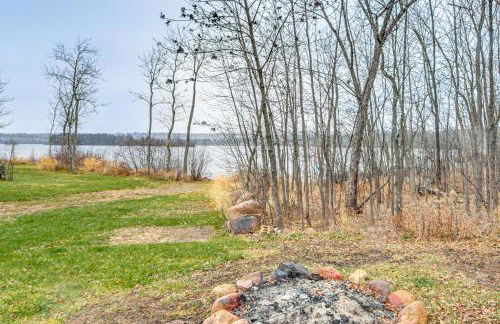 Private Lakefront Home with Game Room in Aurora! - Foto 35