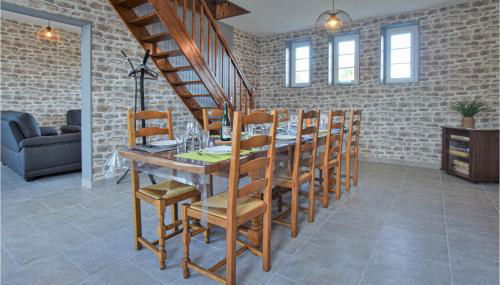 4 Bedroom Cozy Home In Montsenelle - Foto 3