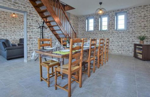 4 Bedroom Cozy Home In Montsenelle - Foto 3