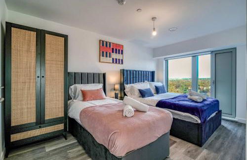 2-BR Near Salford Royal - City & Town Centre View - 1 Minute to Train & Tram Station - Sleeps 6 - Foto 78