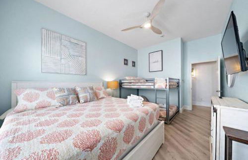 Jaw-dropping bayfront home with panoramic water views, boat slip, and cowboy pool - Foto 36