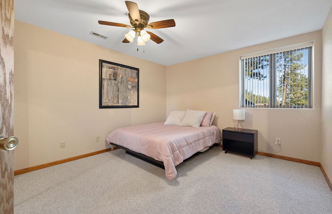 Peaceful Pines 5 BR Home with Jacuzzi - Foto 4