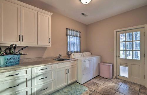 Charming Florence Getaway with Fireplace and Grill! - Foto 25