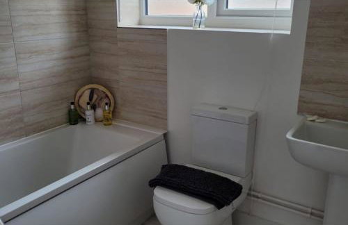 Private Spacious 2 Bedroom, 2 Bathroom & 2 Parking by Srk Accommodation - Foto 22