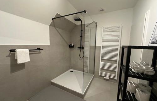 2 Zi Wohnung, zentrale Lage mit Parkplatz, 15 min vom Hbf Hamburg - Foto 1