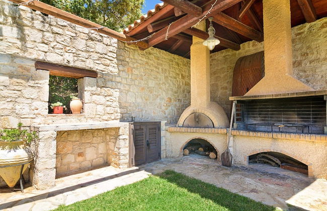 Villa in Tavronitis With Pool & Stunning Views - Photo 29