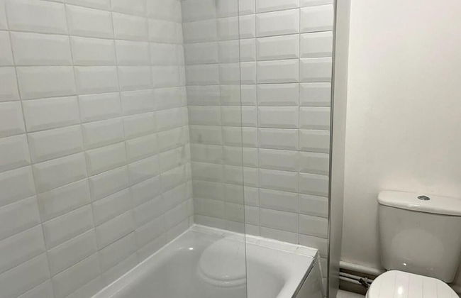 Essex 2 Bed Flat Near Station With Free Parking - Foto 24