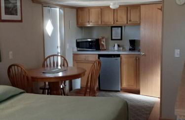 Comfy Vacation Rental with Wi-Fi and Kitchenette in Meadview, Arizona - Foto 12