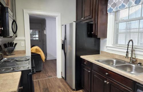 Spacious Centrally Located 3 Bed 2 Bath - Sleeps 8 - Foto 19