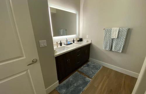 Lux One Bedroom Condo with Garden View - Photo 18