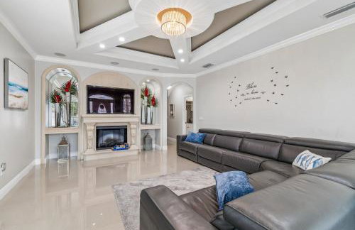 3br,3ba home near Downtown and Airport, Walk to the Stadium - Foto 5