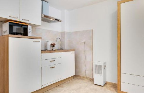 2 Bedroom Nice Home In Koranski Brijeg - Foto 19