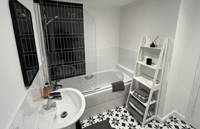 Sleeps 4 With Ensuite and Free Parking - Foto 12