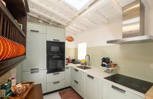 Castelo Gerês - Exquisite Eco-Cottage - jacuzzi - Foto 16