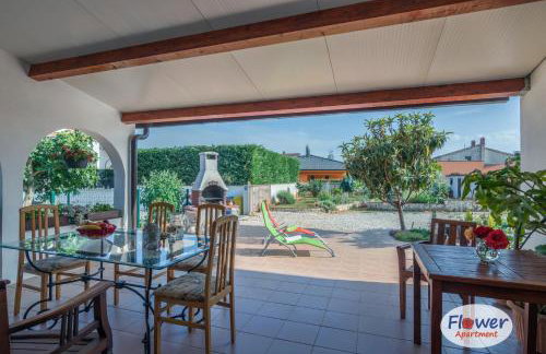 Romantic Apartment Flower - Photo 13