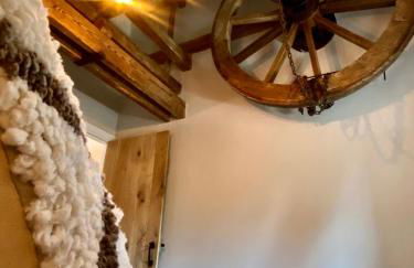 Cosy Hampshire Barn Getaway, Large garden alongside a stunning river - Fire Pit, BBQ, Outdoor seating - Country walks & Pubs - Foto 18