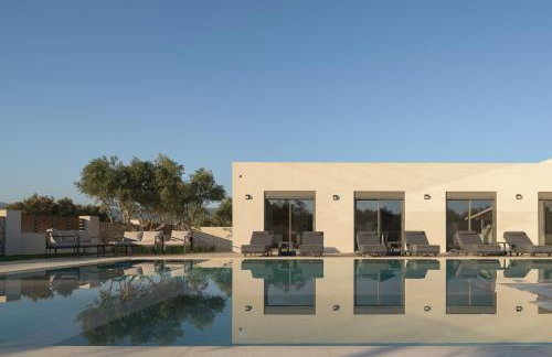 CaMa Villa, Pool, Landmark Views & Iconic Design, By ThinkVilla - Foto 18