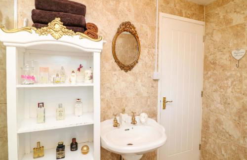 Ivys End Boutique Chic Manor Cottage Elegant & Sophisticated Retreat in Loughborough offering 3bedrooms - Foto 18