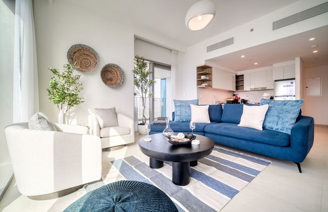 Classy Downtown 2BR w City View Balcony - Photo 24