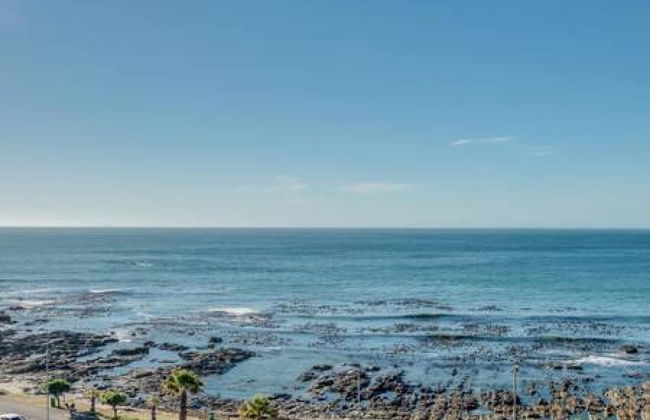 Exquisite Mouille Point Apt by Golf Course Serene Suite - Photo 14