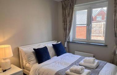 Ultra Modern large 4 bed executive home Durham - Photo 44